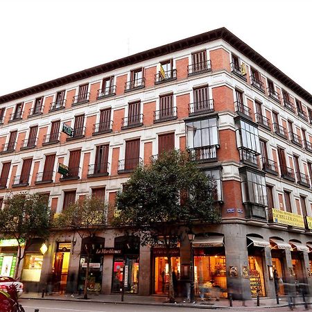 Hostal Sil & Serranos Мадрид Екстериор снимка